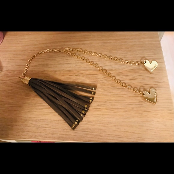 Purse accessory tassel and 2 hearts 💕 charm - Picture 6 of 8